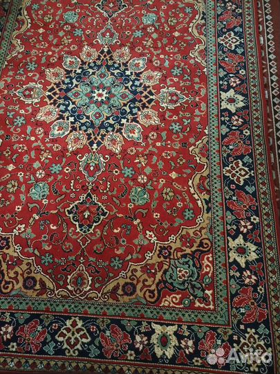 Ковер шерстяной 2 на 3 в отличном состоянии