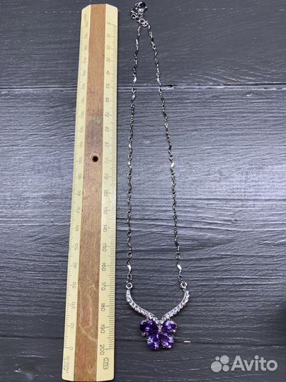 Бижутерия. Подвеска с кулоном в виде бабочки