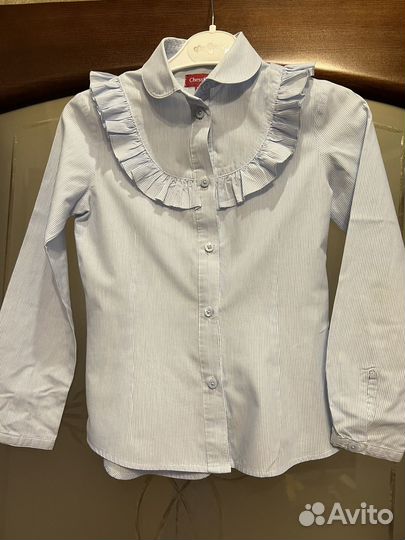 Продам блузки и брюки для школы