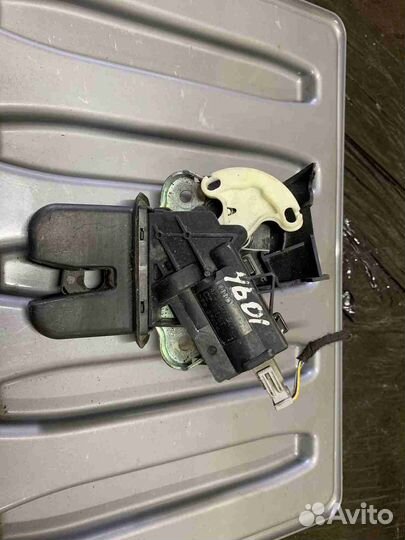 Замок багажника Volkswagen passat 6 (3C 2005-2010)