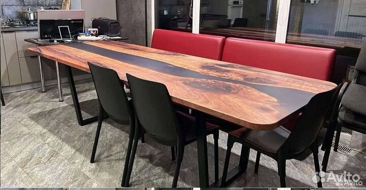 Стол обеденный 'Typical Draw'