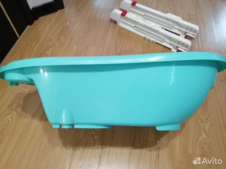 Ванночка для купания с горкой