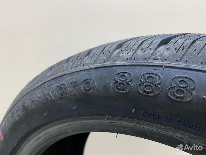 Roadmarch Winter XPro 888 215/45 R17 91V