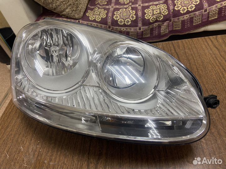 Фара правая Volkswagen Jetta 5 05-11г
