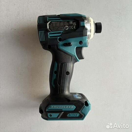 Винтоверт бесщеточный Makita XGT 40V TD001GZ