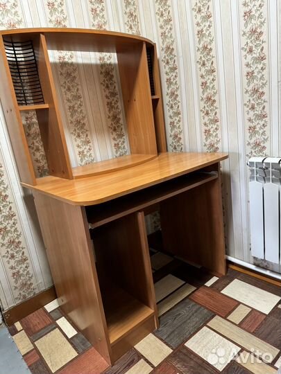 Компьютерный стол