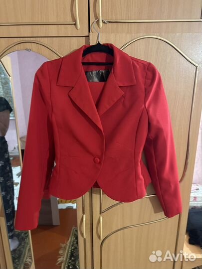 Костюм женский