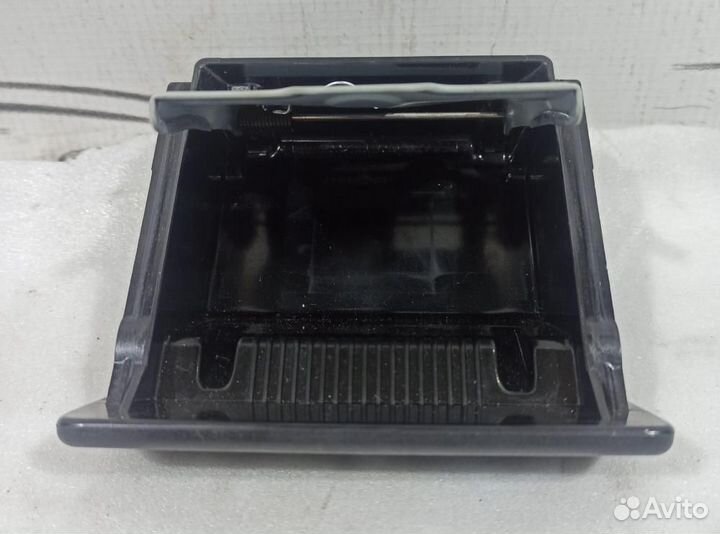 Пепельница передняя Jimny 8981058J005PK Suzuki Jim