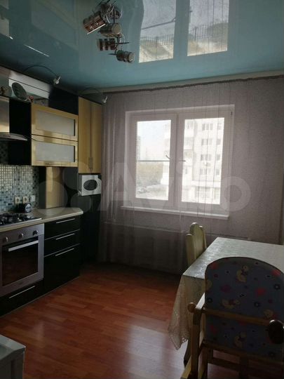 2-к. квартира, 58 м², 3/10 эт.