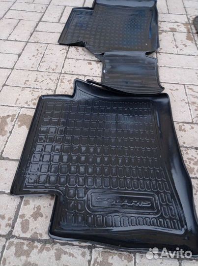 Резиновые коврики для solaris