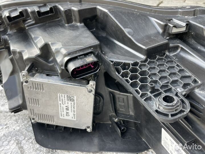 Фара передняя левая Volkswagen Tuareg 3 (18-23)