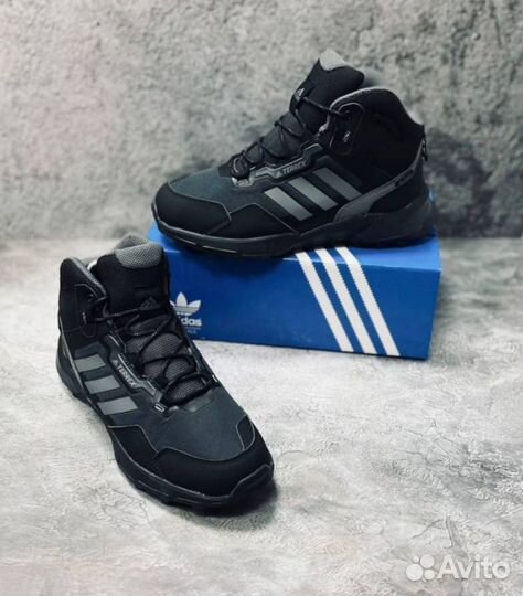 Зимний кроссовки 43р