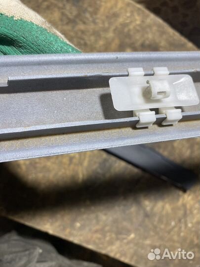 Задний левый молдинг mercedes benz w202