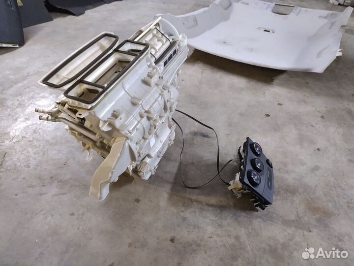 Корпус печки центральный Toyota Corolla (E150) X р