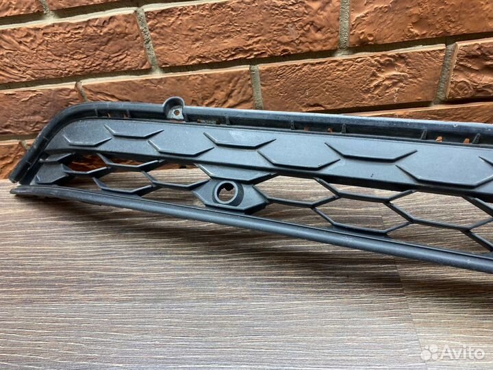 Решётка в бампер центральная Vw Tiguan 2017-2020