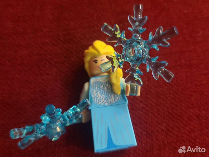 Lego минифигурка Эльза
