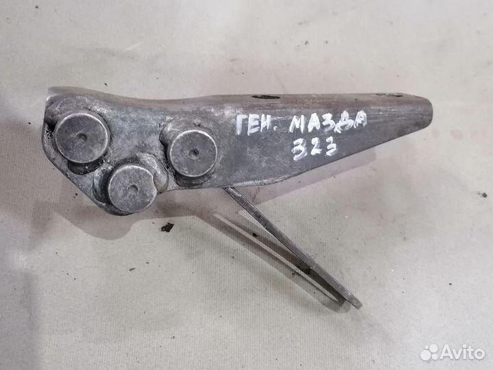 Кронштейн генератора Mazda 323 BF 5E 1.5 1980-1989