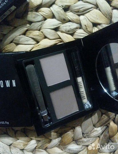 Bobbi Brown и MAC Тени для бровей