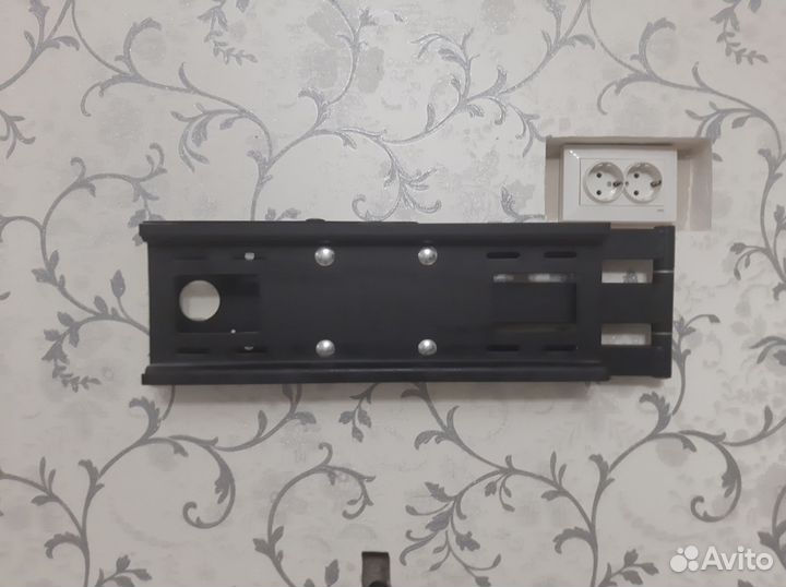 Кронштейн для телевизора поворотный