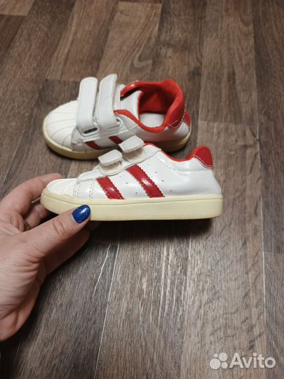 Кроссовки для девочки