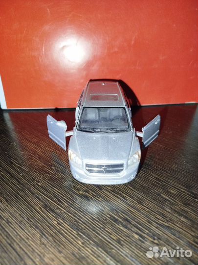 Машинка металлическая Dodge Caliber 2007