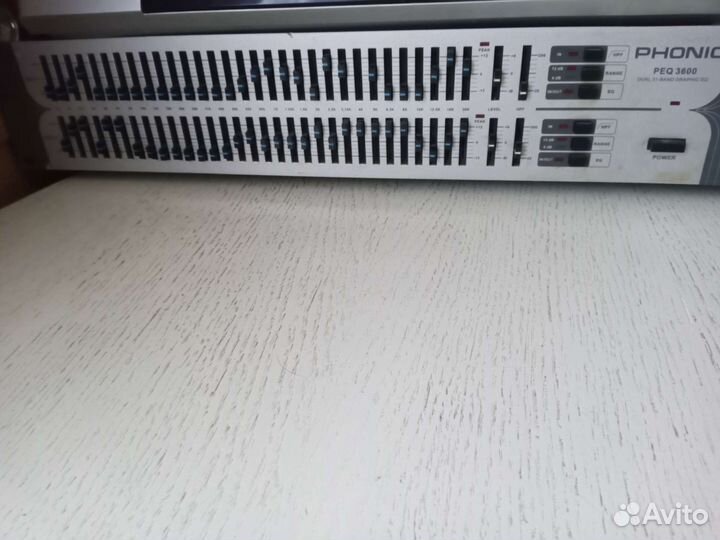 Зквалайзер phonic peq3600