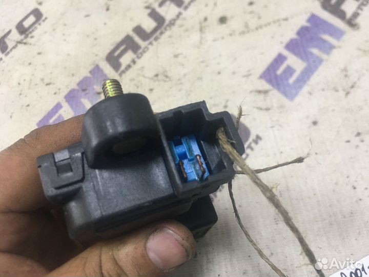 Активатор замка двери задней левой Хендай Соната 4