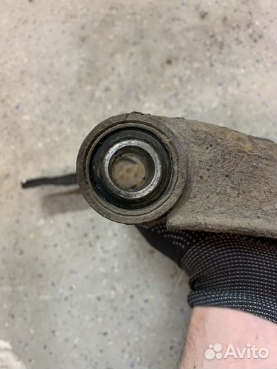 Рычаг подвески Nissan Primera p12