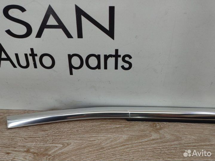 Молдинг двери передний правый Bmw X5 E70 N62B48