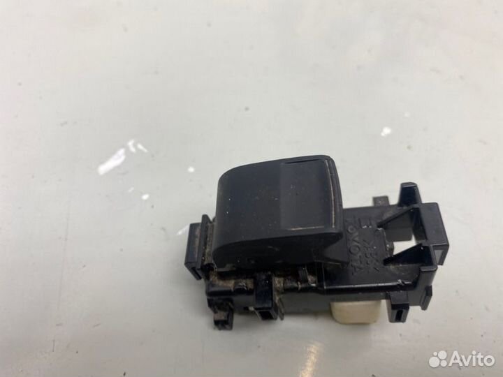 Кнопка стеклоподъемника Toyota Corolla E180 1ZR