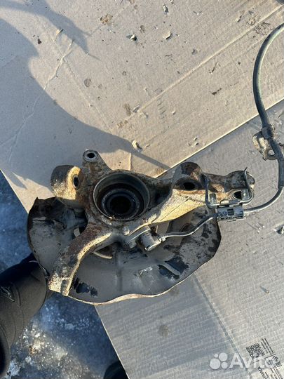 Поворотный кулак правый Toyota Camry V40 3.5