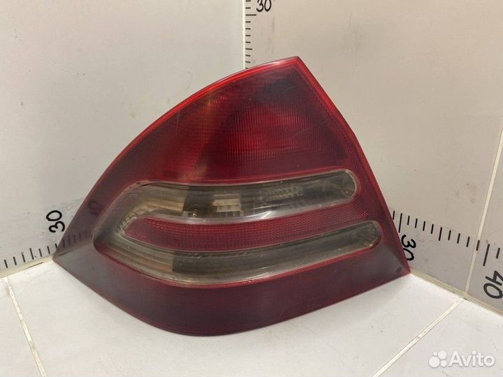 Фонарь задний левый Mercedes-Benz C-class