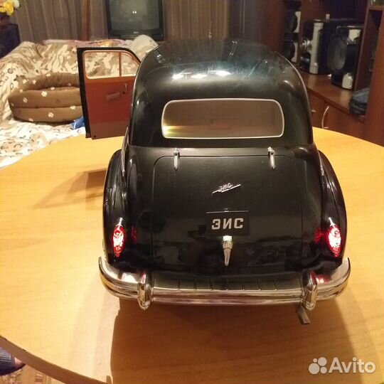 Автомодель зис- 110 Деагостини, 1:8