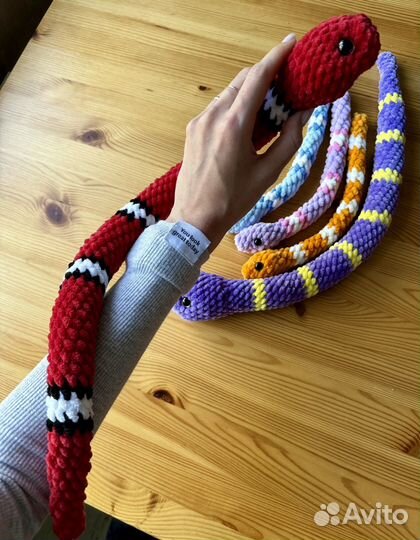 Плюшевая вязаная змея ручной работы