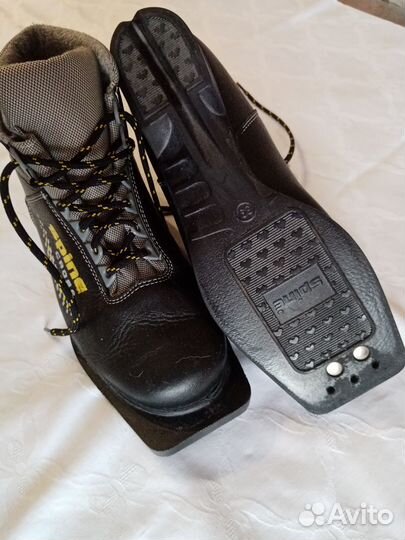 Лыжные ботинки