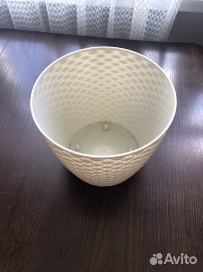 Цветочный горшок большой бежевый