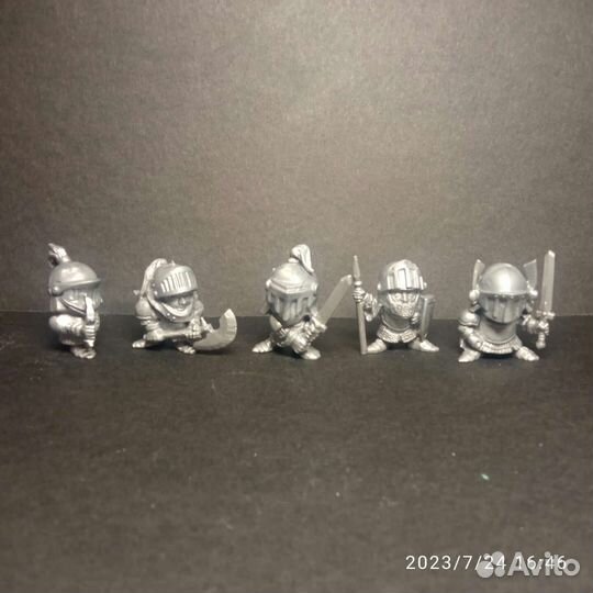 Фэнтези фигурки. Орки и рыцари