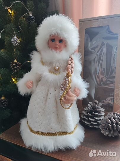 Снегурочка под елку (33см)