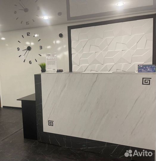 Стойки ресепшн