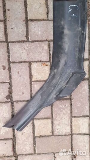 Audi Q7 кожух замка капота