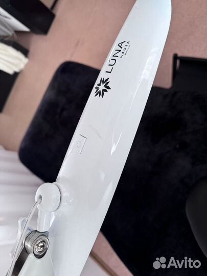 Светодиодная лампа Luna для мастеров