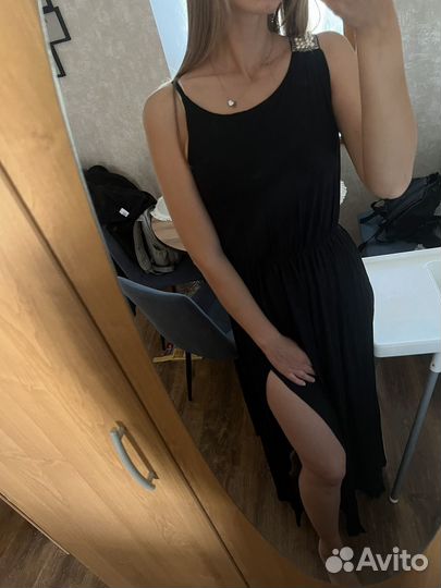 Платье в пол с разрезом