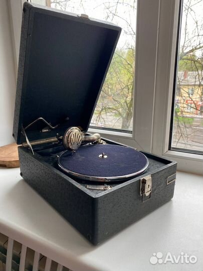 Патефон СССР 40 -х годов 20 век