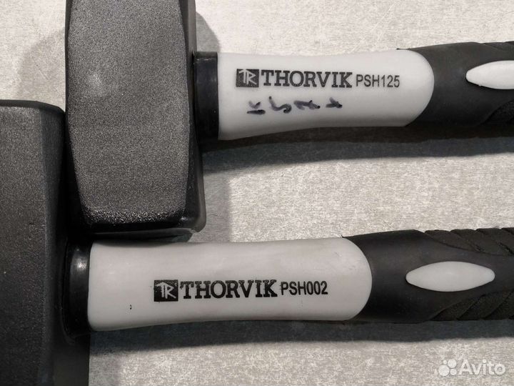 Кувалда с фиберглассовой рукояткой 1.25 кг thorvik