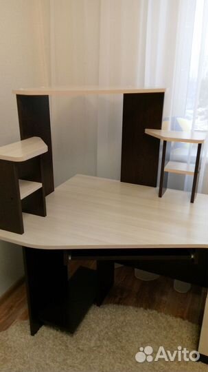 Компьютерный стол