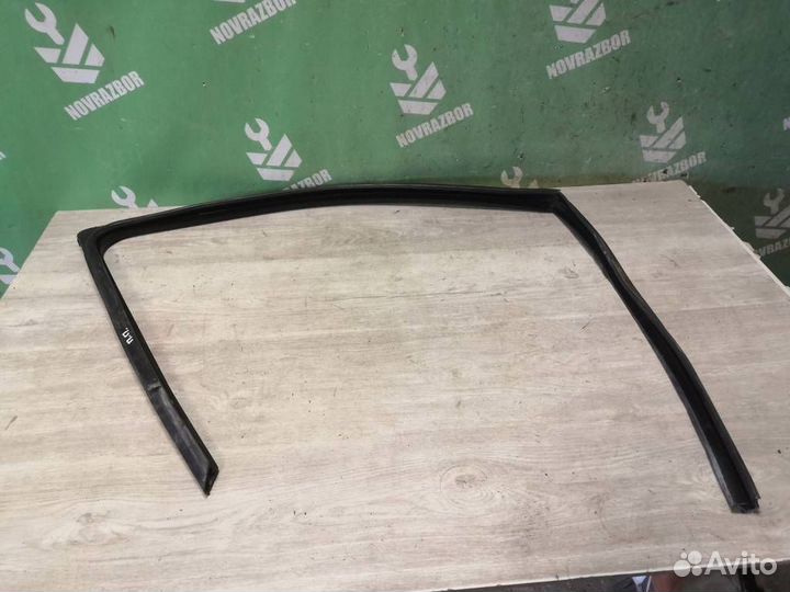 Уплотнитель стекла двери Рено Клио 2 Симбол