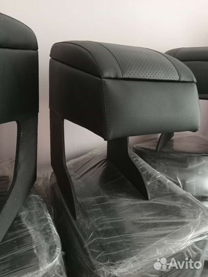 Подлокотник