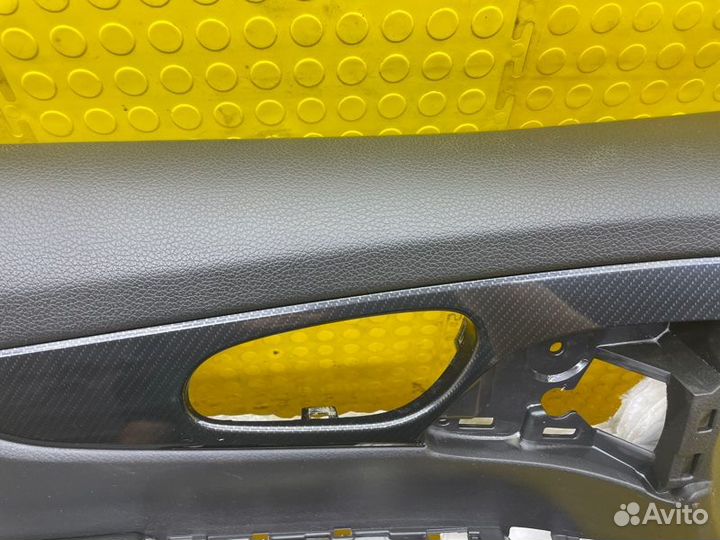 Б/У Обшивка двери - в хорошем состоянииn