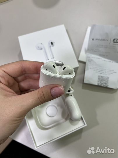 Беспроводные наушники apple airpods 1