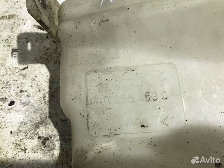 Бачок омывателя Ауди 100 C4 Audi 100 C4